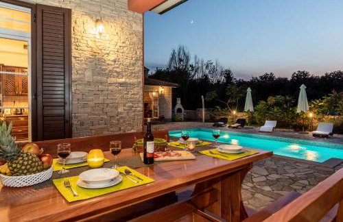 Villa Ivona, a luxurious villa minutes from the sea - Foto 4