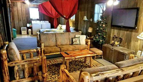 Rustic Barn Rental for a Rural Vacation near Des Moines, Iowa - Photo 2