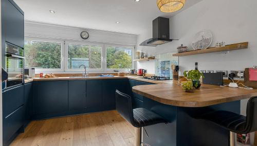 Seaside Rendezvous - Sleeps 7, Sea Views & Parking - Foto 4