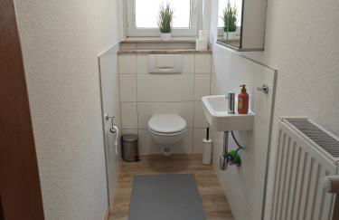 Haus 2 Etagen Garten 1 Badezimmer,1 Gäste Wc 200 Qm 5 Betten Gehoben mit Garten - Foto 9