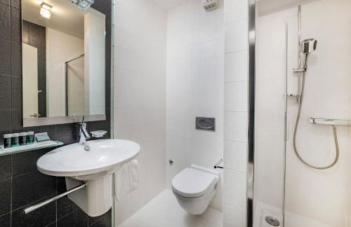 Hermosa Luxury Apartment - Photo 23