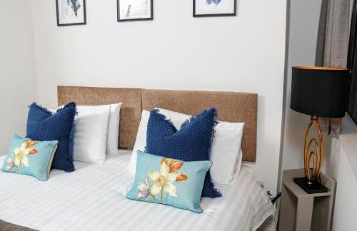 Aisiki Living at Upton Road, Multiple 1, 2, or 3-Bedroom Apartments, King or Twin Beds with Free WiFi & Parking Space - Foto 112