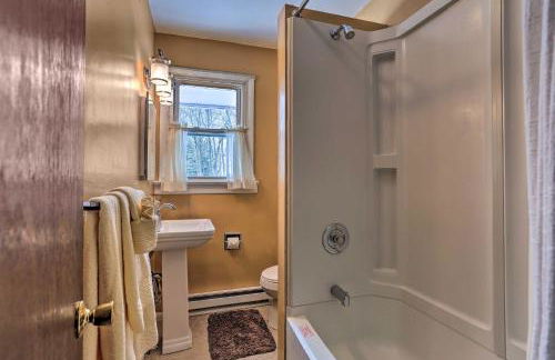 Excellent Lakeview Getaway with Watercrafts Included - Foto 15