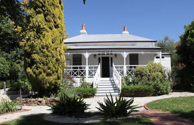 Fairbank House - Photo 1