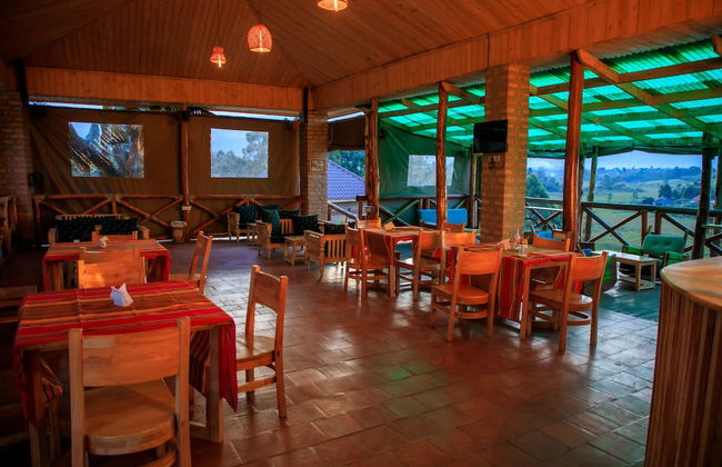 Apuuli Safaris & Cottages - Photo 9