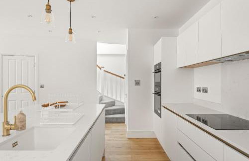 3 Bed House near Purley, by ARP Homes, Free Parking, Ideal for Long Stays & Insurance Bookings - Foto 29