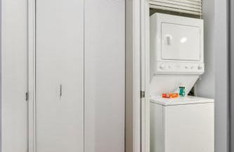 CozySuites Mill District with pool, gym # 10 - Foto 12