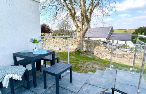 Orchard Lodge-Coastal Retreat, newly built hideaway with village views and private terrace - Foto 39