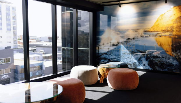 Coin salon dans le hall