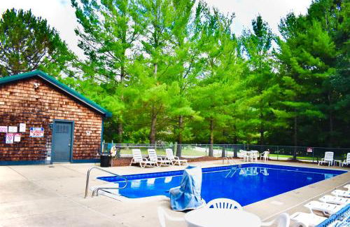 4 Season Fun at Legend Cottage Inn - Foto 12