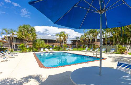 Bass & Sun Condominium 2/2 Bedroom - Photo 29