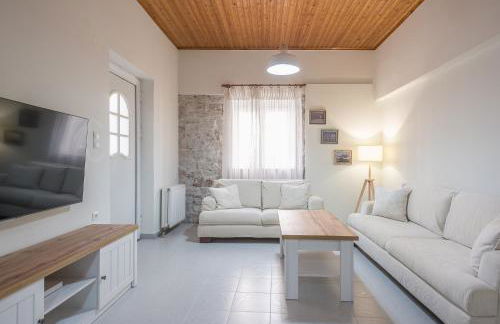 In the center of Messolonghi - Photo 46