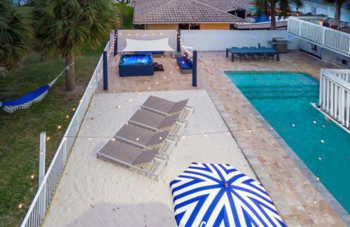 Beachfront Oasis w Htd Pool Cinema Game-Room Tiki - Foto 25