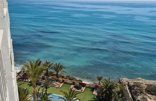 Luxurious 1st Line Top-floor Apartment With Direct Sea Access - Photo 7