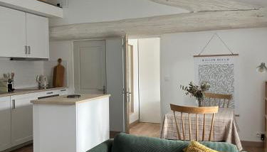 Appartement LAISSAC - CENTRE VILLE - WIFI - Photo 3, stove