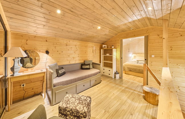 Luxe Timber Lodge & Yoga Loft - Photo 23