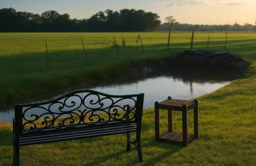 Private Pet-Friendly 2BR Suite with Movie Theater & Pond View and Access - Foto 4