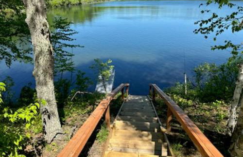 Large Home with lake views and space to entertain friends - Foto 5