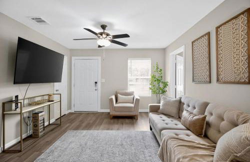 Stylish and Cozy 4BR Home in Houston, Sleeps 9 - Foto 29