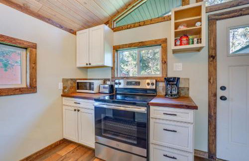 Donnelly Cabin with Fire Pit 5 Mi to Boat and Ski! - Photo 12