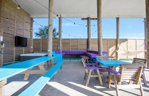 Views! Beachside, Hot Tub, Arcade, Family Beach Retreat with Fun for Every Age! - Foto 33