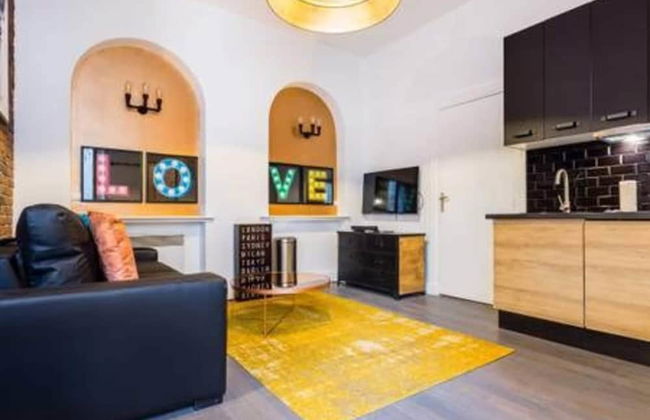 Appartement in the Heart of Paris Republique - Photo 1