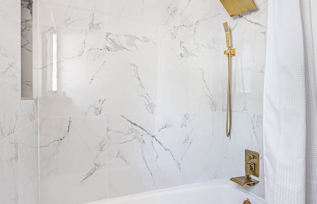 Lavish Lake Getaway - Foto 29