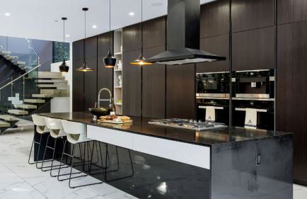 Private LA Retreat w Pool Hot Tub Fire Pit Near Melrose Ave The Martel House by AvantStay - Foto 5