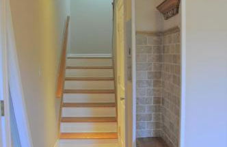 4 Bedroom Home in Best Location Parking Fireplace Back Yard Pets Welcome - Foto 59