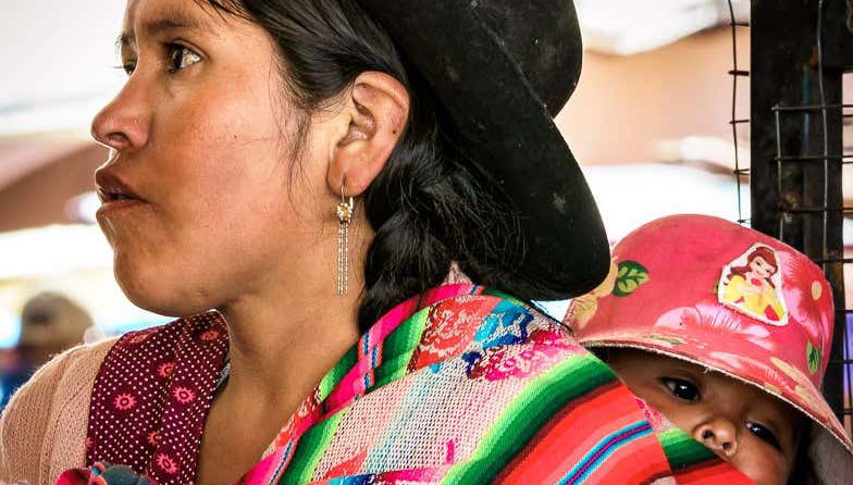 Mujer yampara con su hija