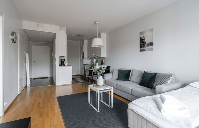 Modern 1BR Apt with Sauna, Balcony & Free Parking - Foto 6