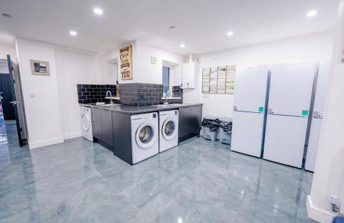 10BR 4Bath Home, Stag Do, Contractors, Big Group - Foto 34