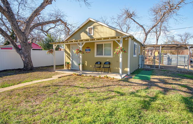 Stunning Cozy Downtown Guesthouse - Photo 14