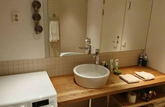 StayPlus Apt in Trendy Area Balcony - Foto 1