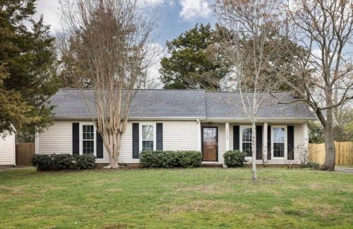 Serene Getaway with Patio in Pineville - Foto 30