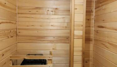 Cozy Home with Sauna 5 bedrooms 3 bathrooms Sleeps 12 - Photo 3