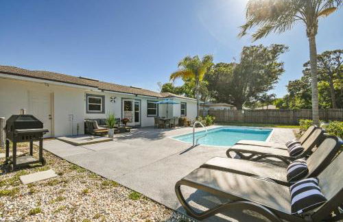 Tropical Retreat with Heated Pool & Firepit - Foto 36