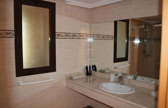 Beautiful Flat Near Golf Courses With sea Views - Photo 14