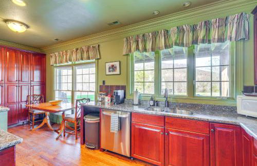 Private Hot Tub Bays View Lodge in Kingsport! - Foto 13