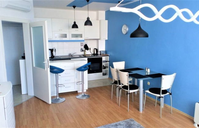 Stunning Beach Apart-sleeps 5! Pool & Sea Views! - Foto 6