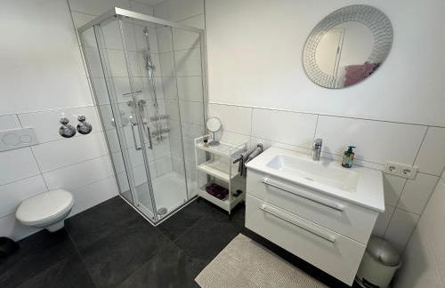 Modernes Apartment mit eigener Terrasse & Garten - Foto 14