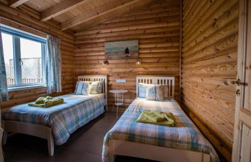 Teal Lodge - Nordic Log Cabin with private hot tub - Foto 5