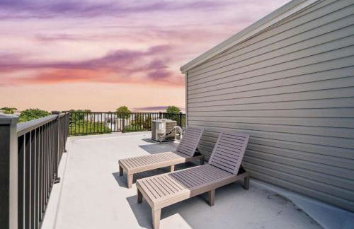 Roof deck w city views - brand new 3bd 3ba - Foto 16