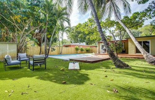 Tranquil Poolside Bliss Pergola Deck Turf Yard - Foto 32