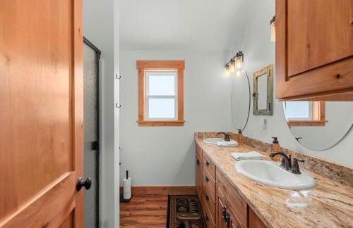 River's Bend Lodge - Hot Tub, Fire Pit, Games & Ski - Foto 19