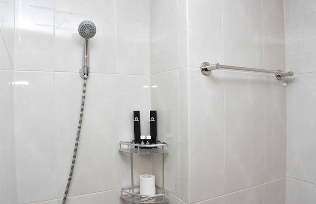 Elegant And Nice Studio At Evenciio Margonda Apartment - Photo 5