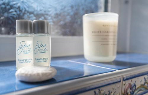 14 Acomb Wood Drive Peaceful 2-Bed Home in York with Free Parking - Pass the Keys - Photo 19