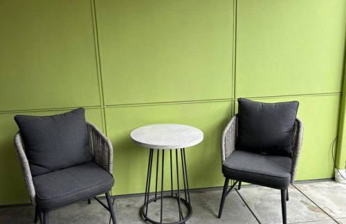 Haven at Greenbridge Close to Airport and Downtown - Foto 22