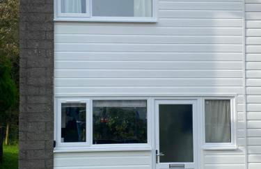 2 BR Beach Woods chalet with parking, 5 mins to beach - Foto 24