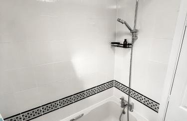 New Manchester City Getaway House with 2 FREE Parking - Foto 53